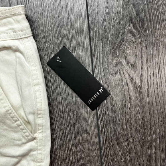Forever 21 White Cargo Light Weight Pants XS NWT New Extra Small - Picture 4 of 11